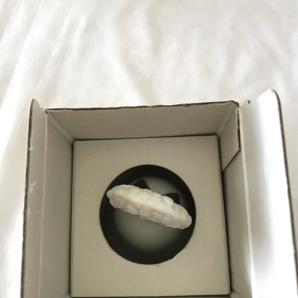 NIB Vintage Avon 1986 Christmas Bell Ice Skate Fine Collectible Like NEW! - Picture 6 of 8